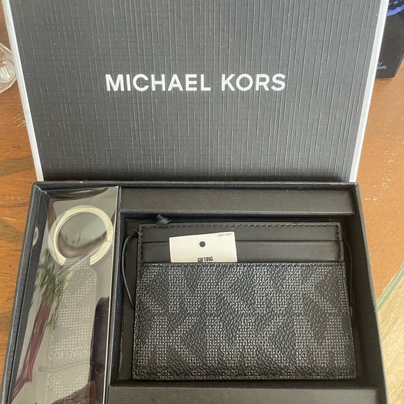 Michael Kors black card holder; NWT - Picture 3 of 5